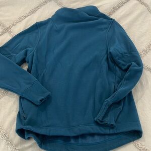 EUC Athleta Cozy Karma cross neck sweatshirt